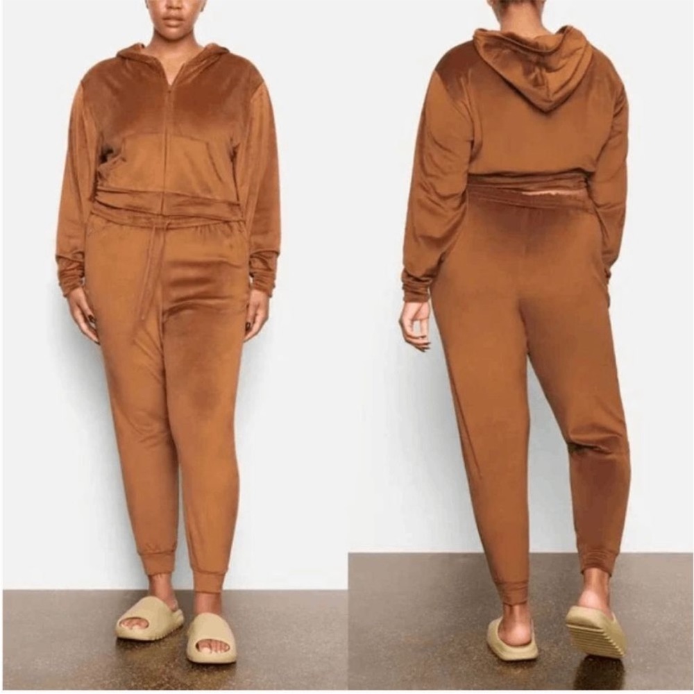 Skims Velour Copper Brown High Rise Joggers Pants